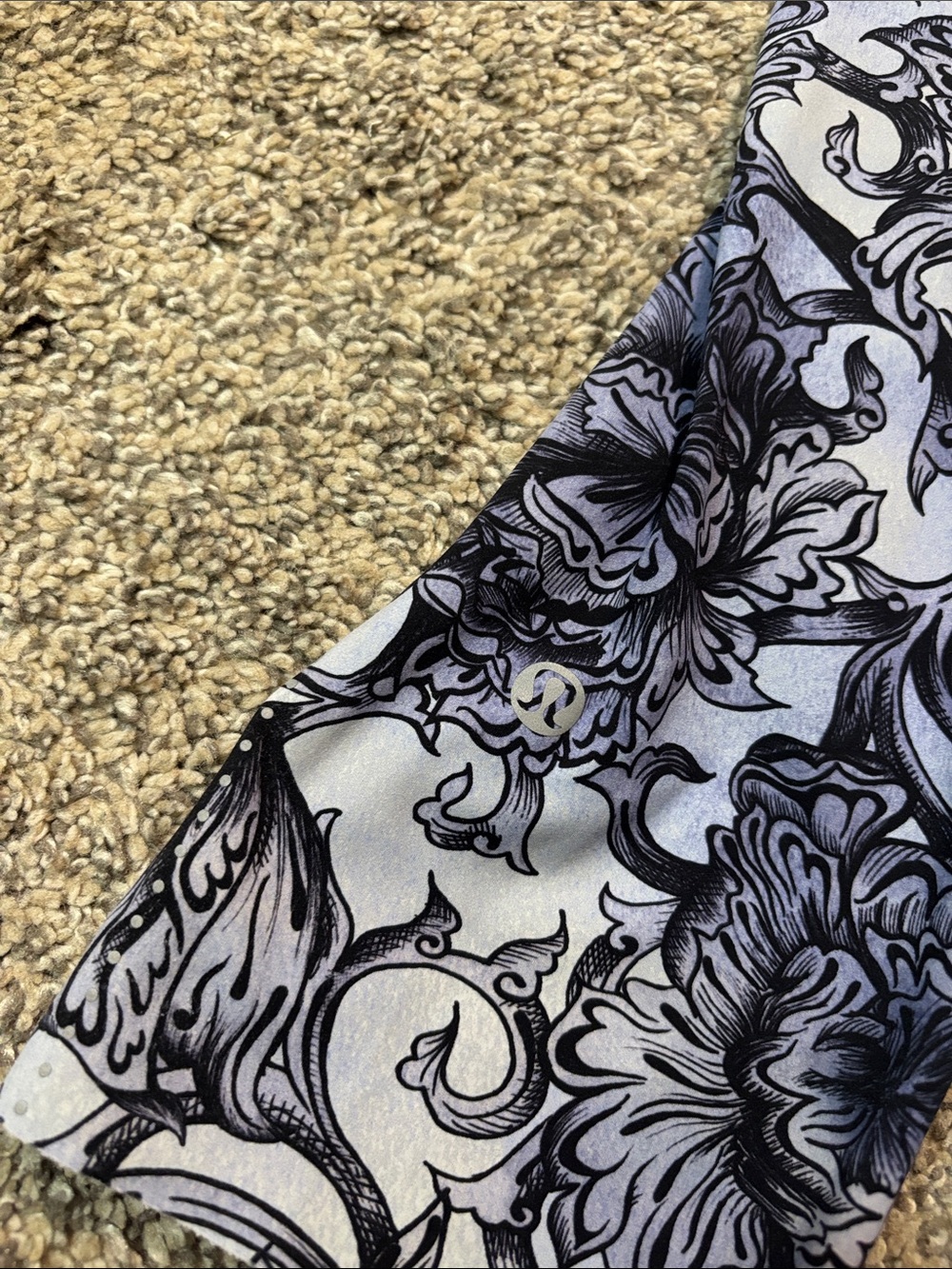Lululemon Fast & Free Crop II *Nulux 19" size 8 - Picture 4 of 5
